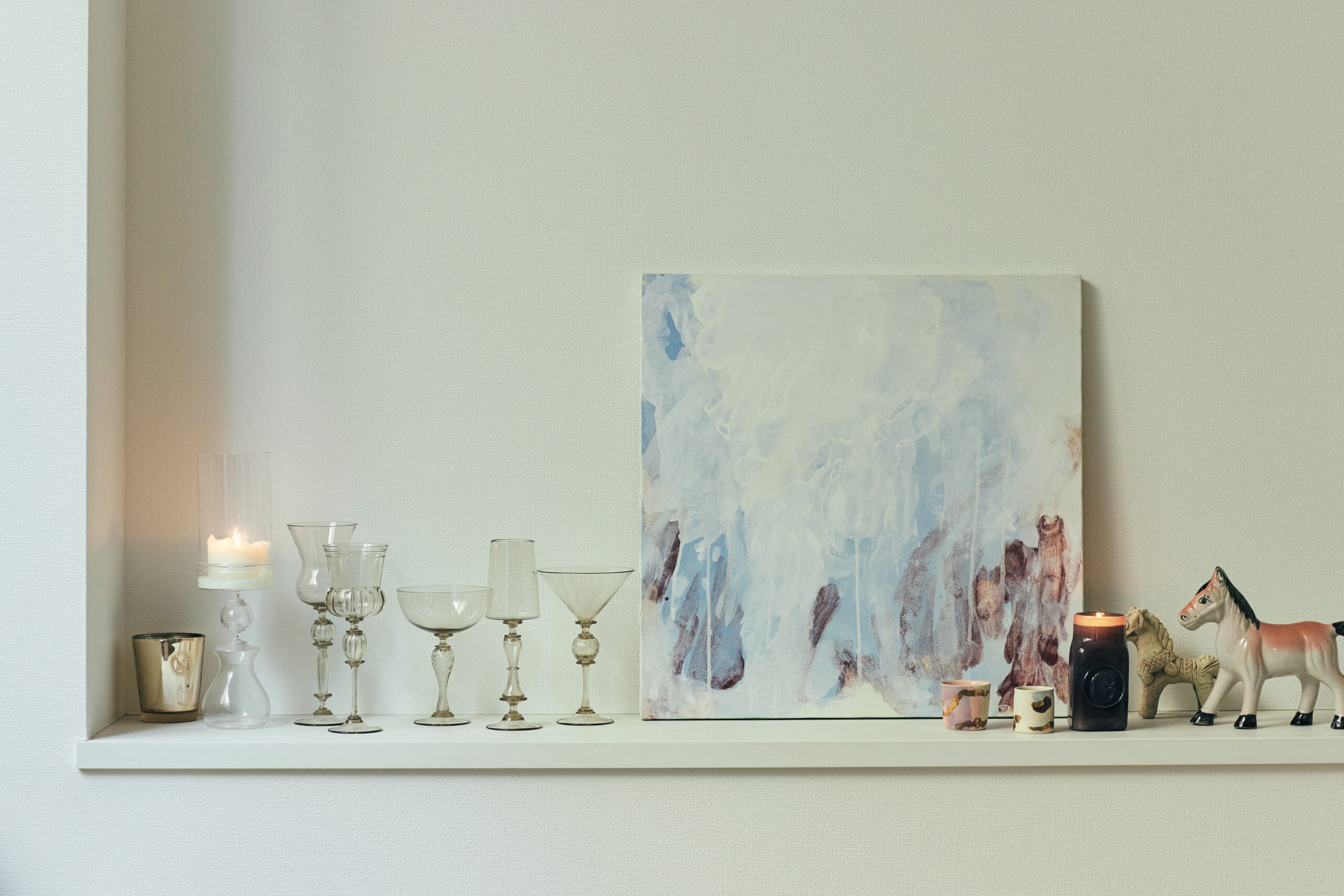 ガラス製品は辻野 剛さんのキャンドルホルダーとワイン＆シャンパングラス。