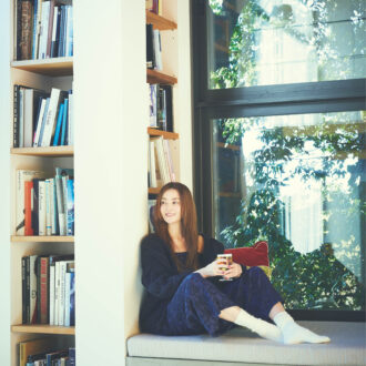 【観月ありささんインタビュー】旅先のホテルで過ごすひとり時間は至福【40代しあわせを呼ぶひとり時間】