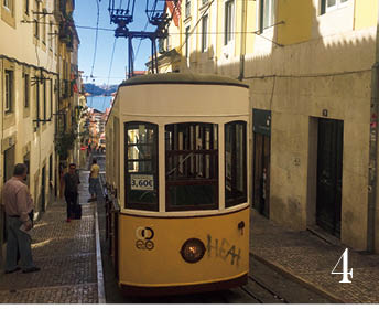 4.色使いがかわいいリスボンの路面電車。