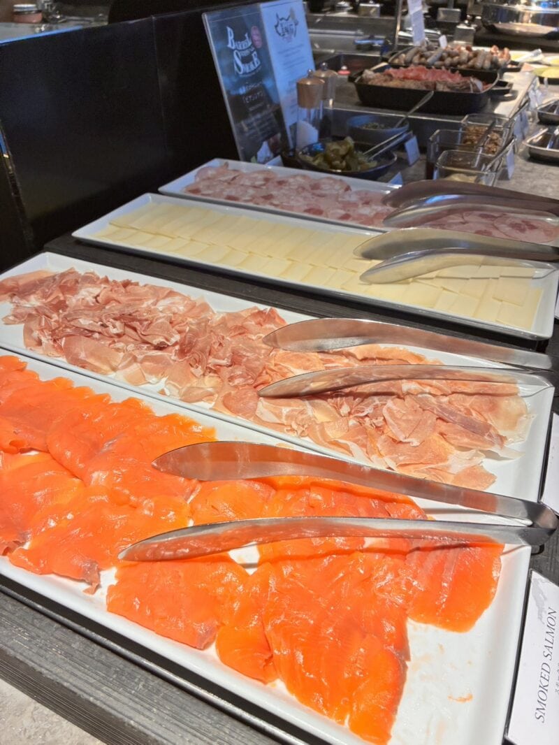 サーモン、生ハム、チーズ、ハム