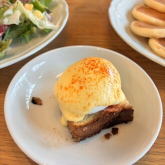 エッグベネディクトは必食