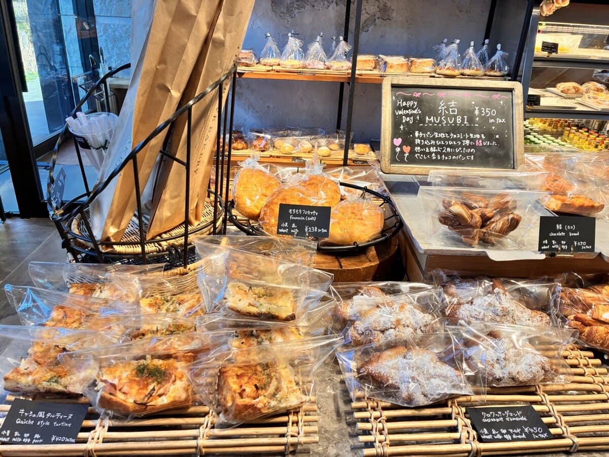 併設のベーカリー