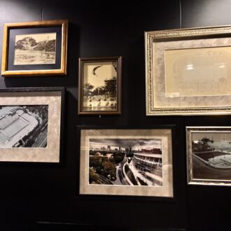 エレベーターには、昔の写真なども