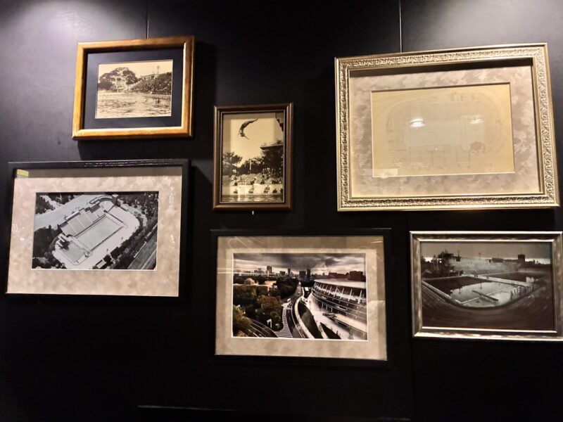 エレベーターには、昔の写真なども