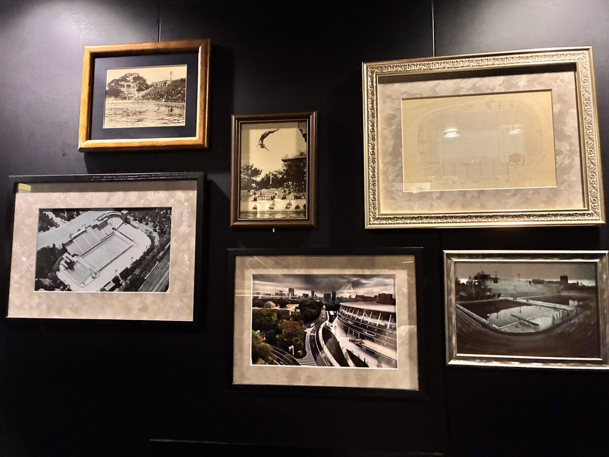 エレベーターには、昔の写真なども