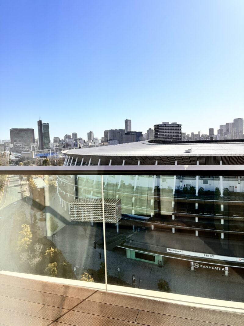 テラスからスタジアムが目の前に