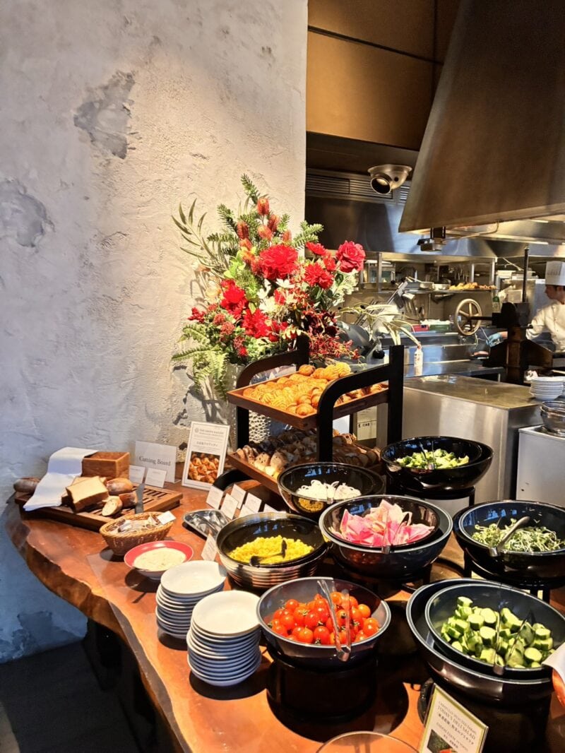 サラダバーなど