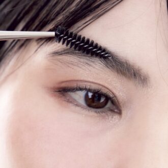 POINT2．【アイブロウ】毛流れこそが美眉の要