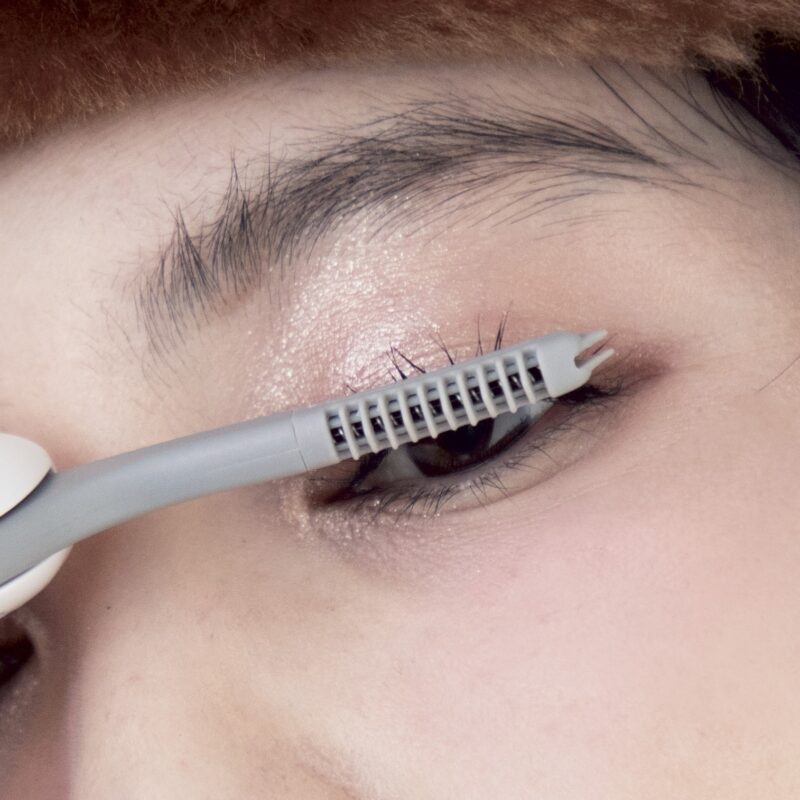 POINT6．【マスカラ】ホットアイラッシュで上向きまつ毛