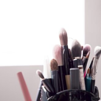 中野明海さんのメイクルームから