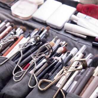 中野明海さんのメイクルームから