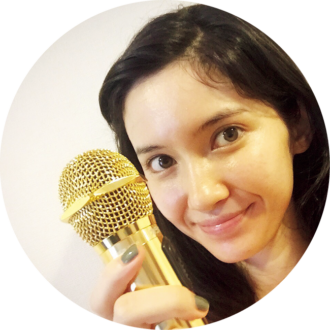 マイクと一緒にパチリ。「昼間はひとりの人が多いので大丈夫♪」