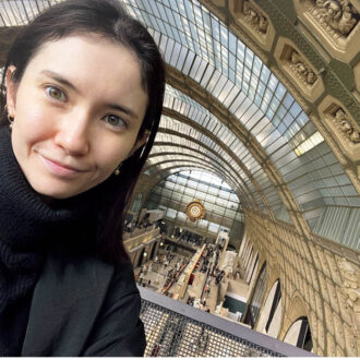 1.印象派の絵画が多く所蔵されているパリのオルセー美術館にて。