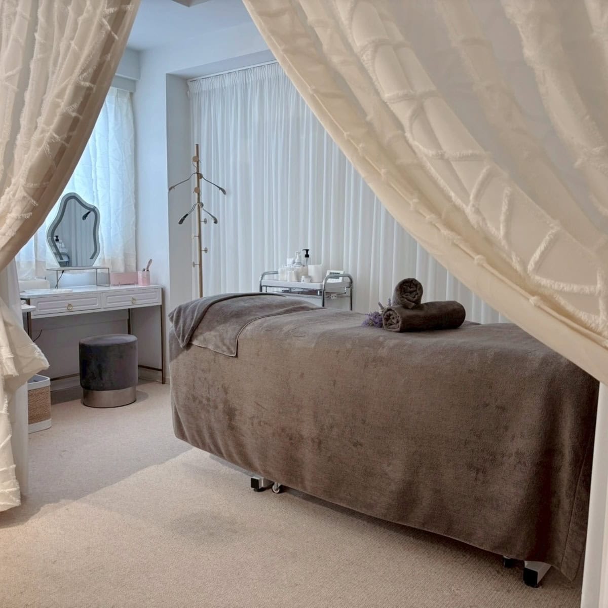 清潔感あふれる心地よい空間と、ラジオ波の効果