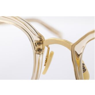 ジュエリーのような品のいいゴールドのパーツが華やか