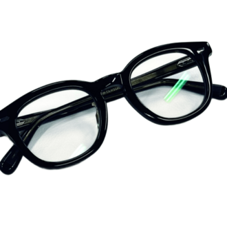 JINS PR・大城りんさん、NEW CLASSIC+コンシーラーカラーレンズを愛用中