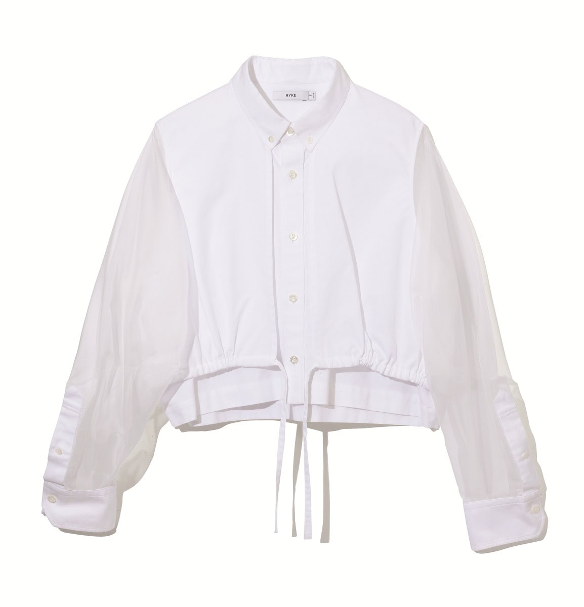 シアーな袖やベスト風のフロントなど今っぽいレイヤードが簡単に決まる技ありシャツ。