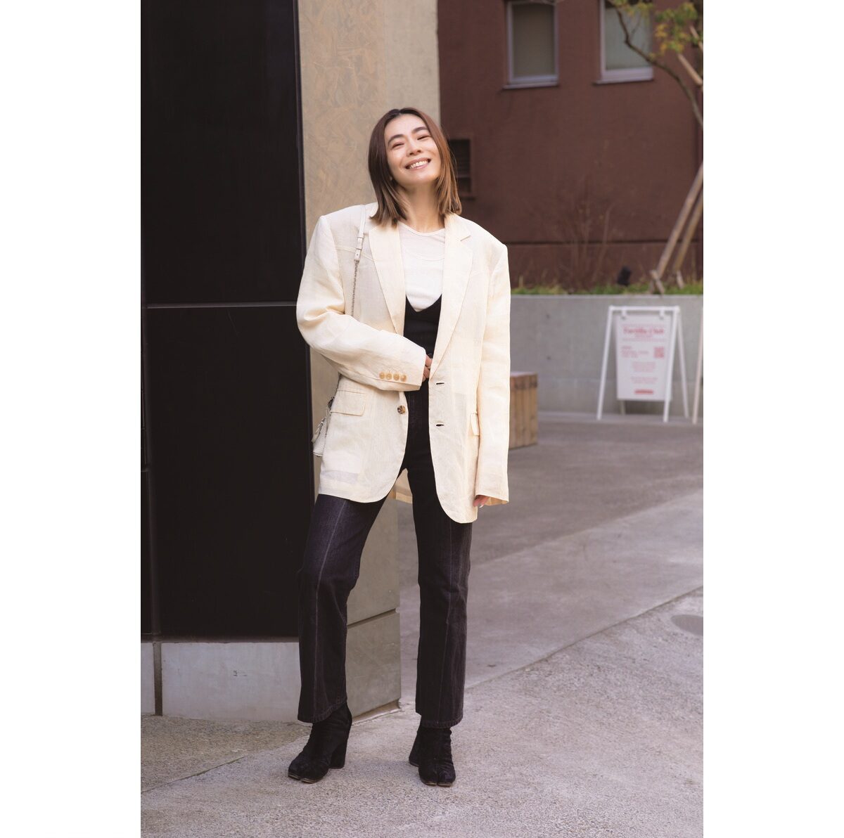 ８LINK セールス　小森愛さん