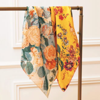 タピノワールのスカーフ