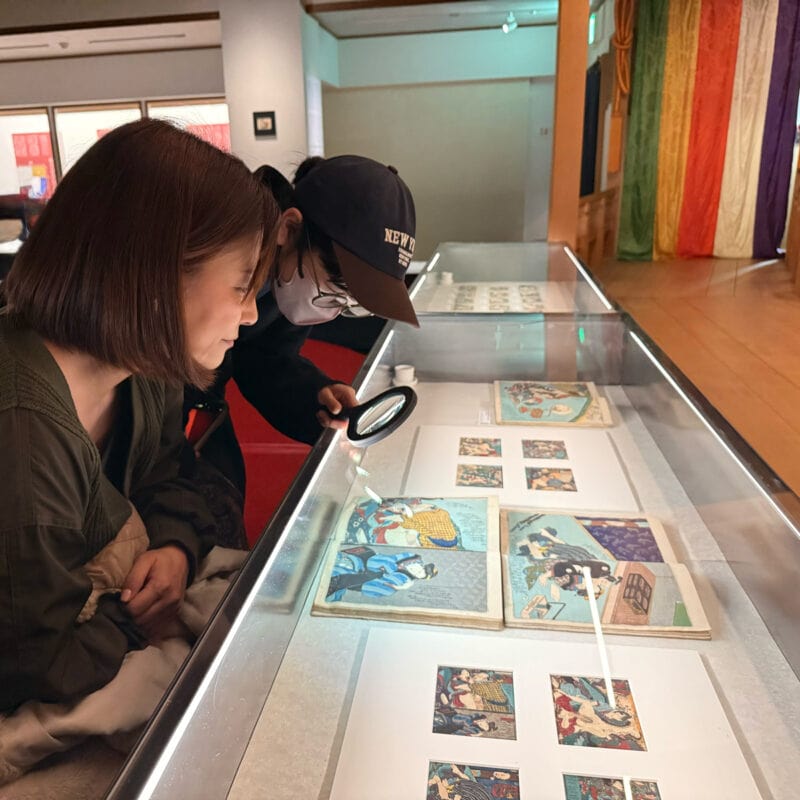 浦上満氏蔵の、手のひらサイズの春画「豆判春画」約300点も公開