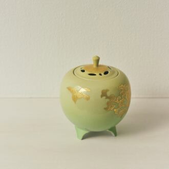 色、フォルム、金彩が美しい加賀の窯元・錦山窯の香炉