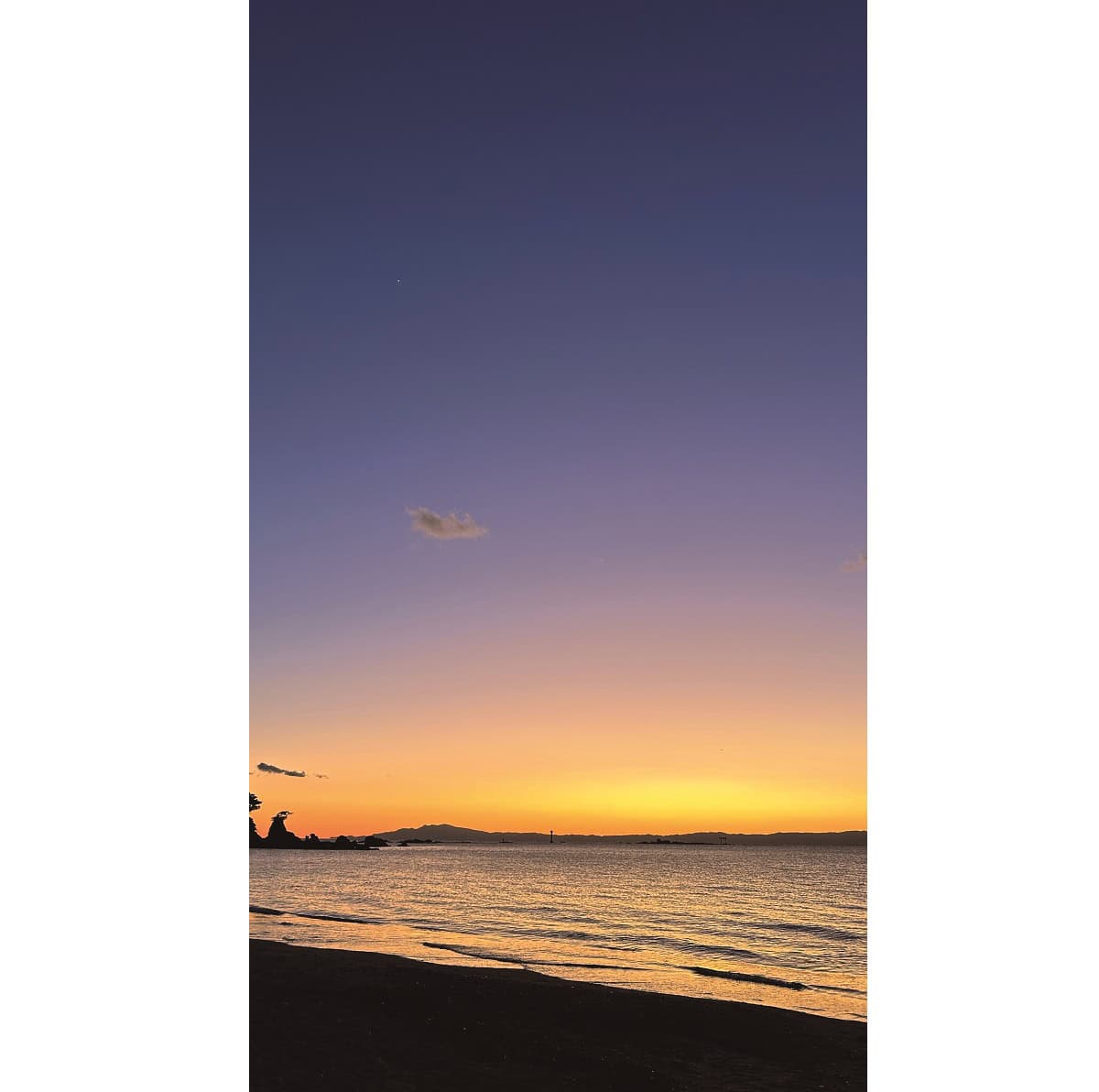 夕景が美しいご自宅近くの海は、間近に富士山が迫り、江の島、箱根、伊豆を望む絶景スポット。