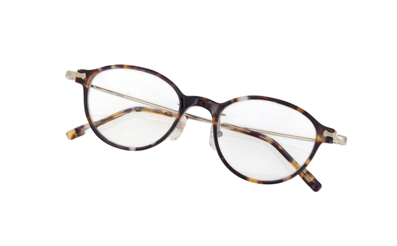 オグラ眼鏡・土屋純子さん、アトラクト＆オグラのAPL1805-2を愛用中