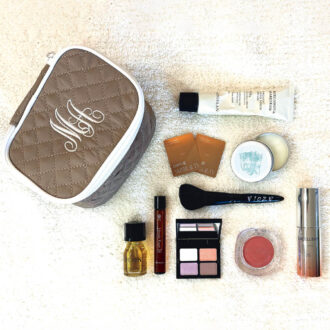 【ポーチの中身】美容のプロが厳選した一軍コスメ！ラキャルプ 代表  新井ミホさんのポーチの中身拝見！