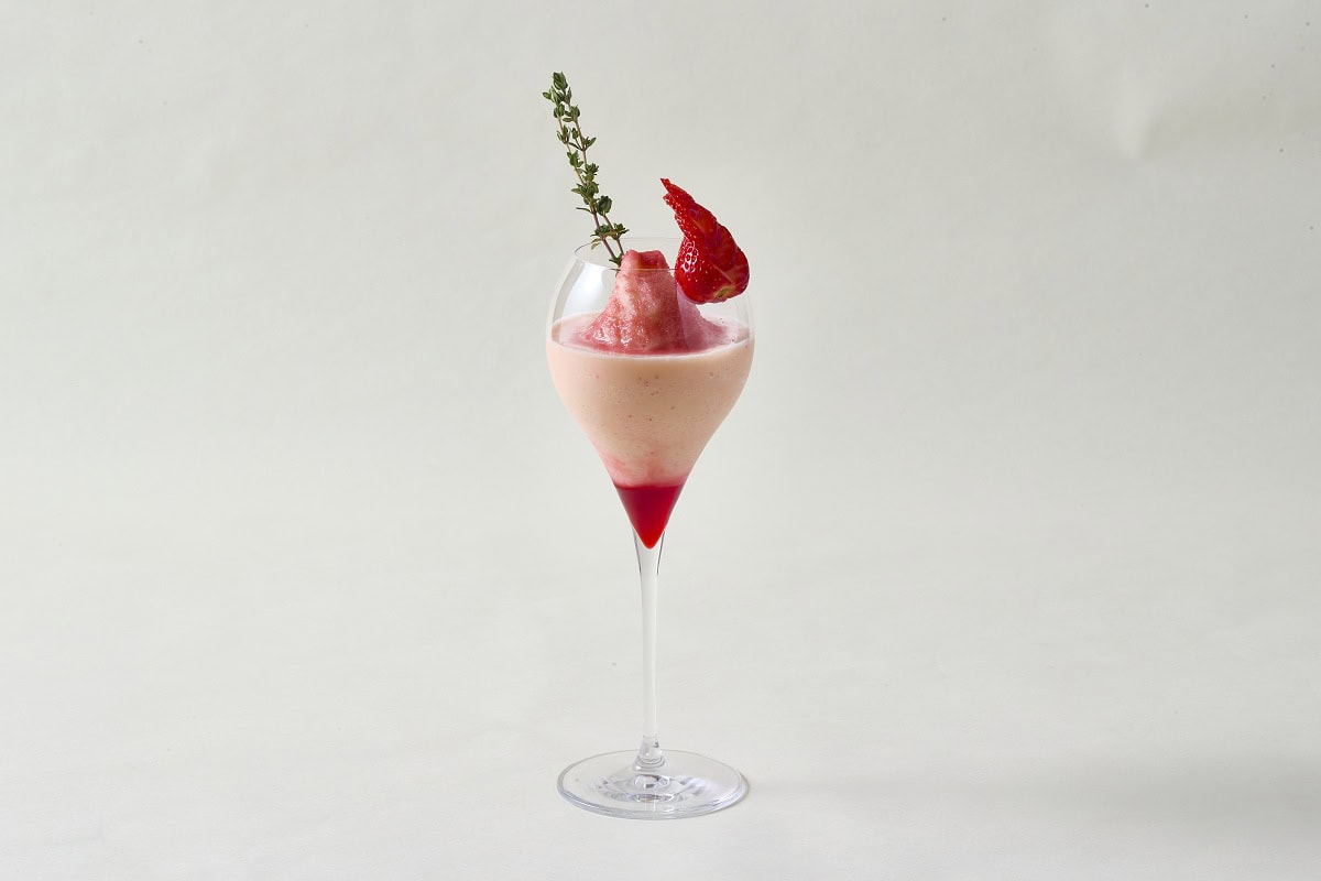 『桜香るベリーヤクルト with Yakult1000』 販売価格:1650円(税込)