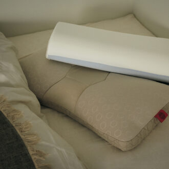 【40代の睡眠】枕選びで睡眠の質は変わる！理想の寝姿勢と“じぶんの回復力”を加速させる枕2選