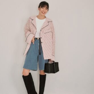 ビッグなパジャマシャツをジャケット感覚で羽織って