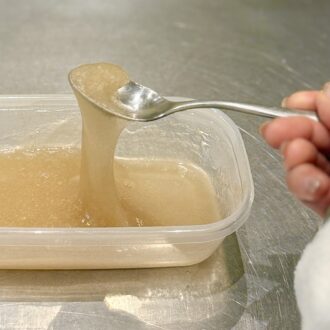 ③温まったらまた混ぜる。ここで一気にモチモチしてくる！しっかり混ぜる。 そしてほら、さっき残ってたダマがなくなってるのだ！！