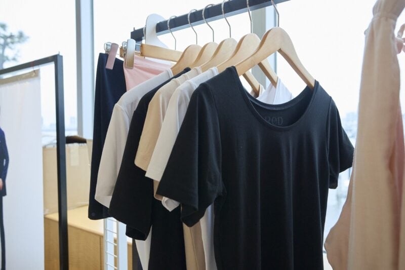 リカバリーウェアブランド「ReD」のウェア展示