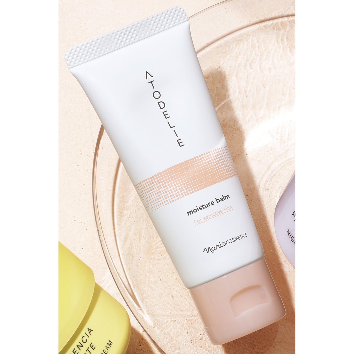 アトデリエ モイスチャーバーム 30g 3300円（ナリス化粧品）