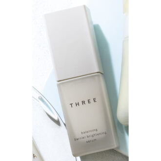 THREE バランシング バリア ブライトニング セラム［医薬部外品］30mL 1万2100円（THREE）