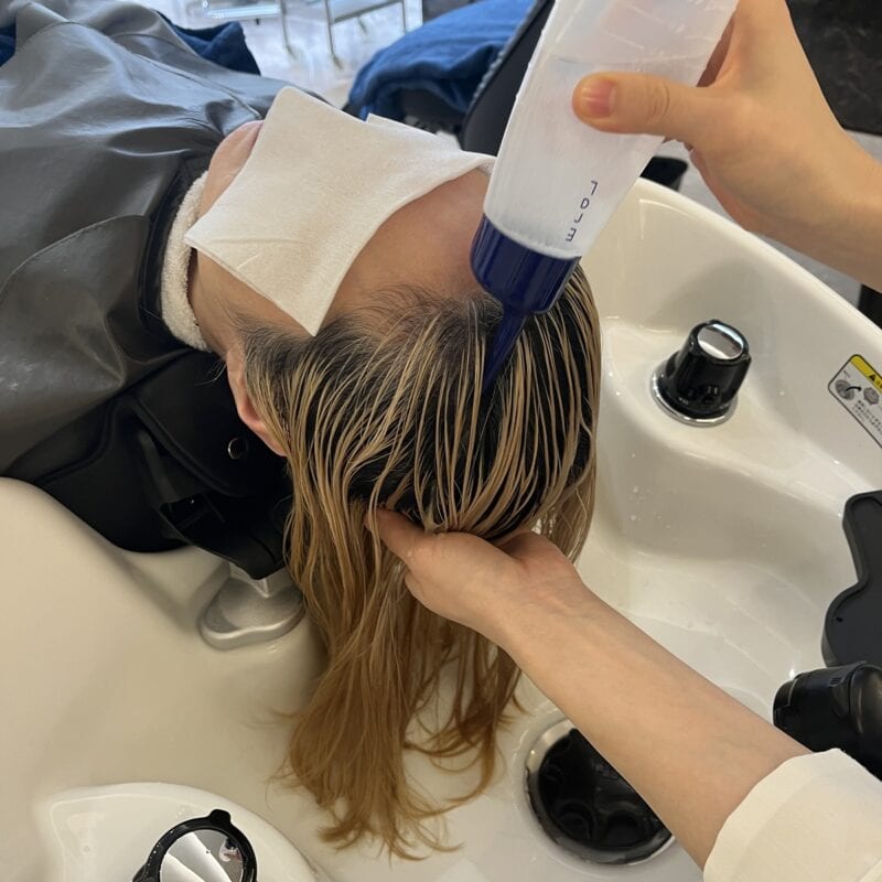 炭酸タブレットを溶かした液をかけて