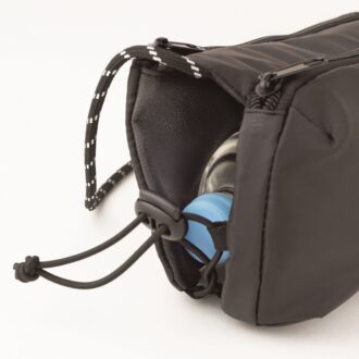 POINT③　滑りにくい素材、アジャスターつき