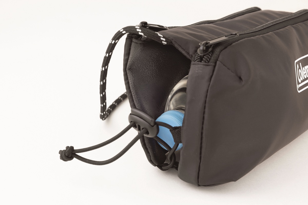 POINT③　滑りにくい素材、アジャスターつき