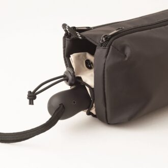 POINT②　折りたたみ傘も入れられる！