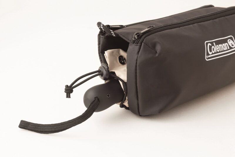 POINT②　折りたたみ傘も入れられる！