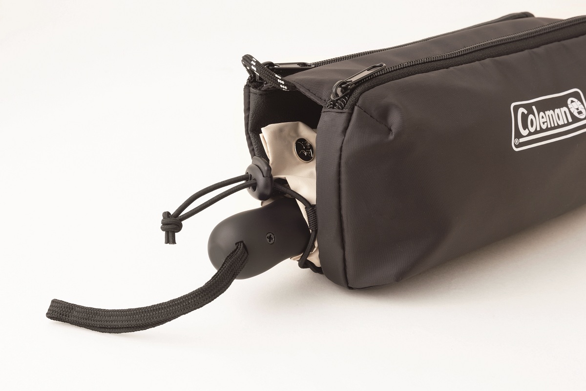 POINT②　折りたたみ傘も入れられる！