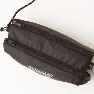 POINT④　ファスナーつきのダブル収納で安心！