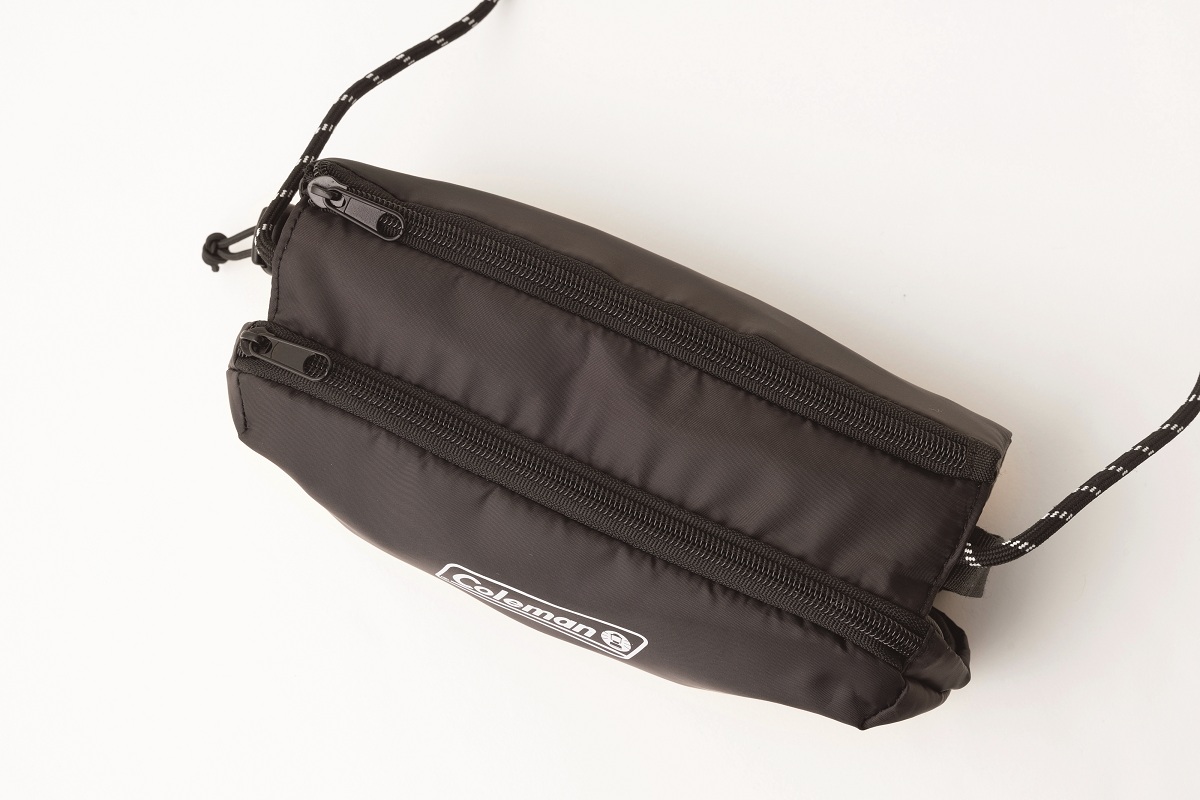 POINT④　ファスナーつきのダブル収納で安心！