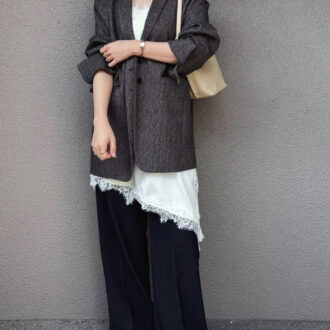 オーバーサイズのジャケット合わせで今っぽなバランスに