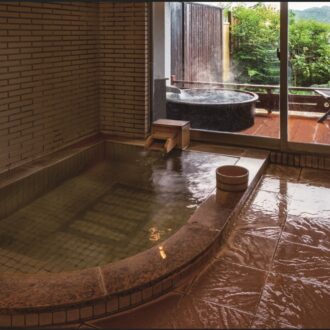 テラス付き半露天風呂「海の湯」