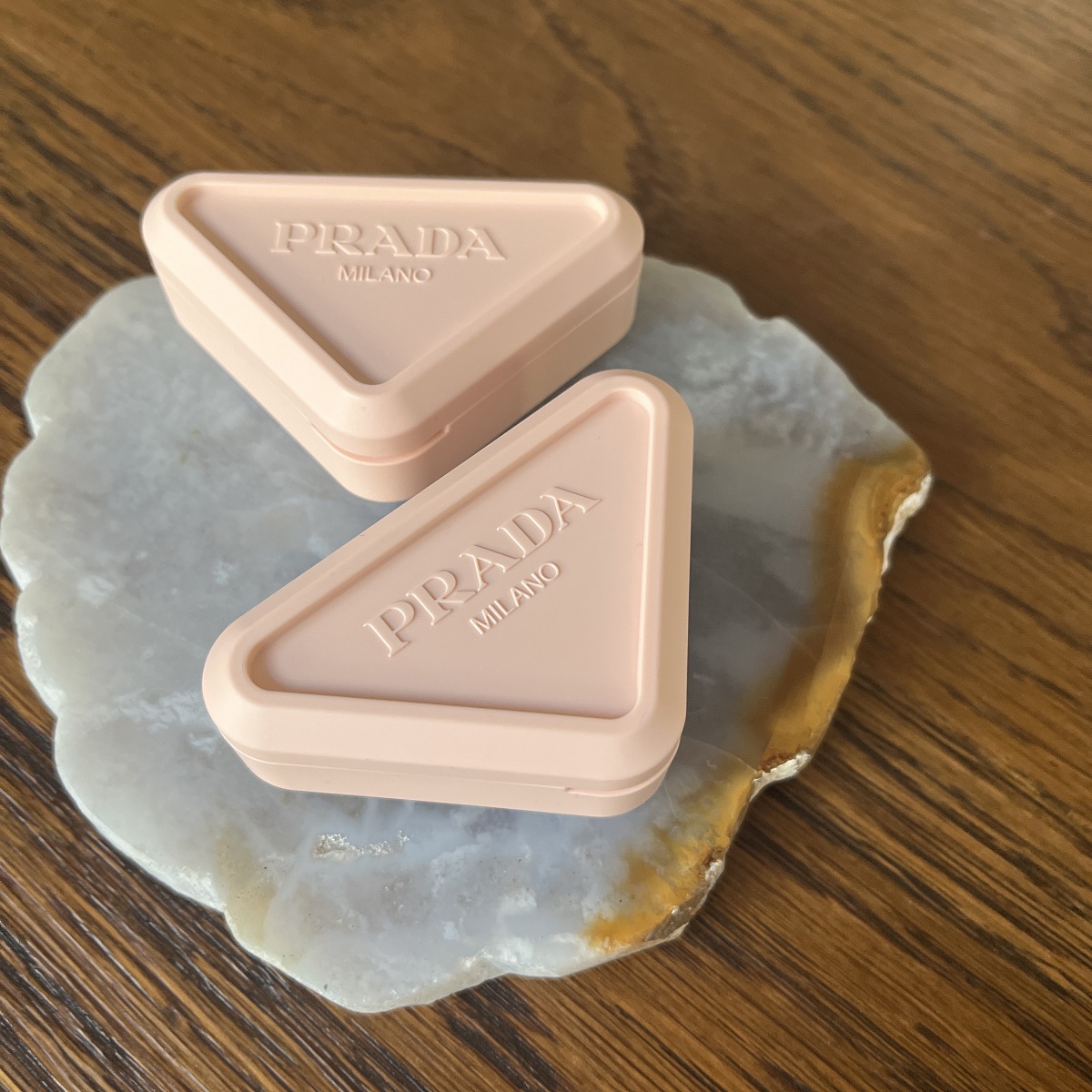 見た目も可愛い、マルチユースチーク「プラダ タッチ」