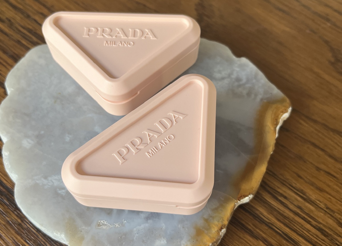 見た目も可愛い、マルチユースチーク「プラダ タッチ」