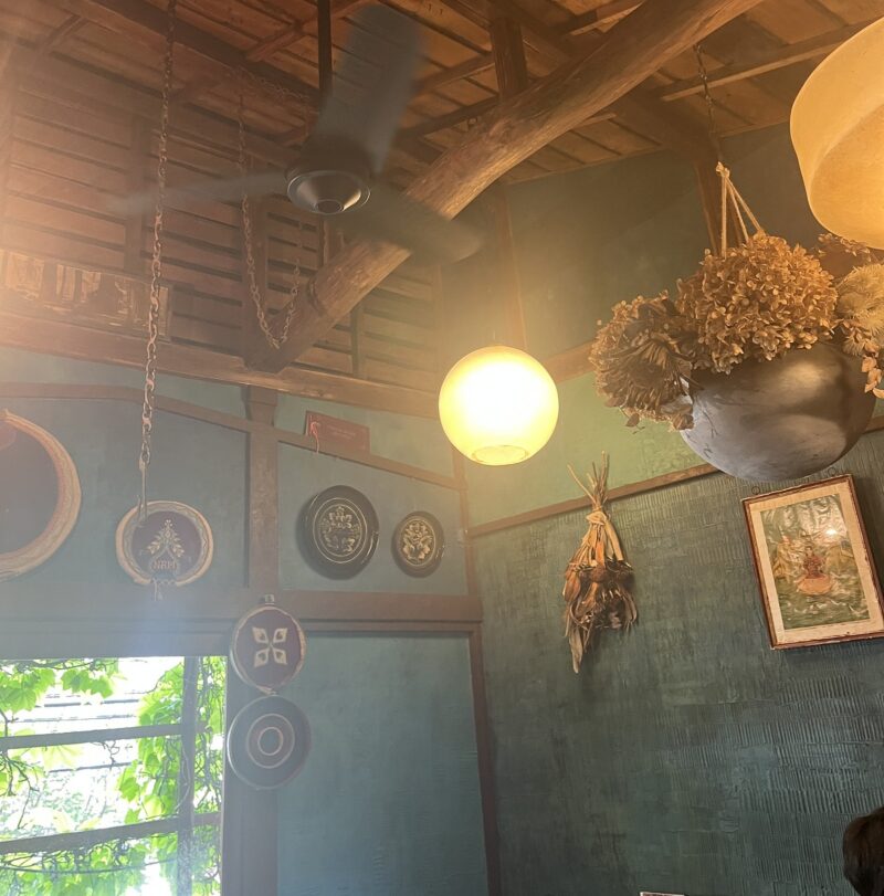 隠れ家的なインテリア