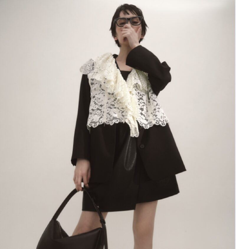 大人のレースコーデ