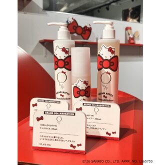 ＜HELLO KITTY＞モイストシャンプー　250ｍL【ObyF】　3,080円(税込) ＜HELLO KITTY＞リペアトリートメント　250g【ObyF】　3,630円(税込) ＜HELLO KITTY＞リッチオイル　80mL【ObyF】　3,410円(税込)